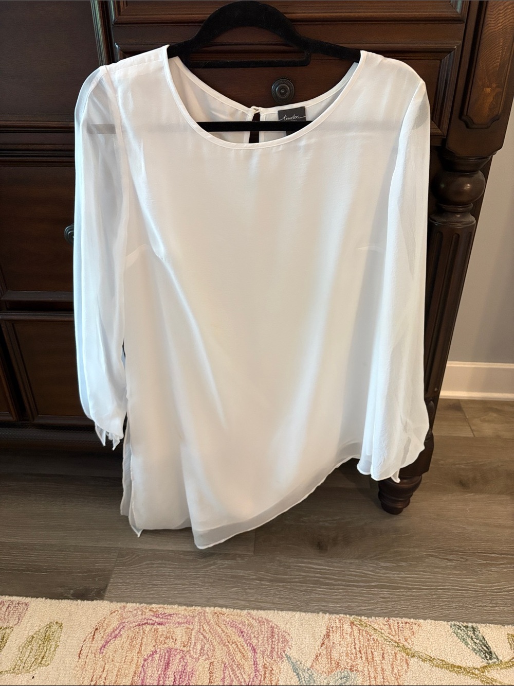 White Chiffon Long-Sleeve Blouse - Elegant Women's Top